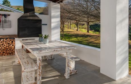 8_Blue-Crane-Cottage_Outside-2